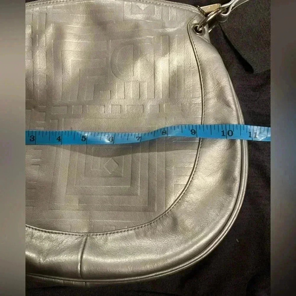 Vintage Due Fretelli Silver  Embossed Tooled Logo Leather Crossbody Handbag - Picture 8 of 8